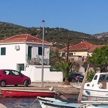 Seaside House Vinisce, Trogir - 12066 Holiday home Vinisce