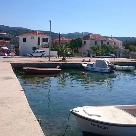 Seaside House Vinisce, Trogir - 12066 Holiday home