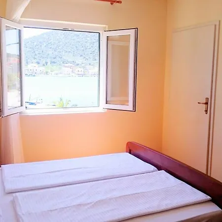 Seaside House Vinisce, Trogir - 12066 * Vinisce
